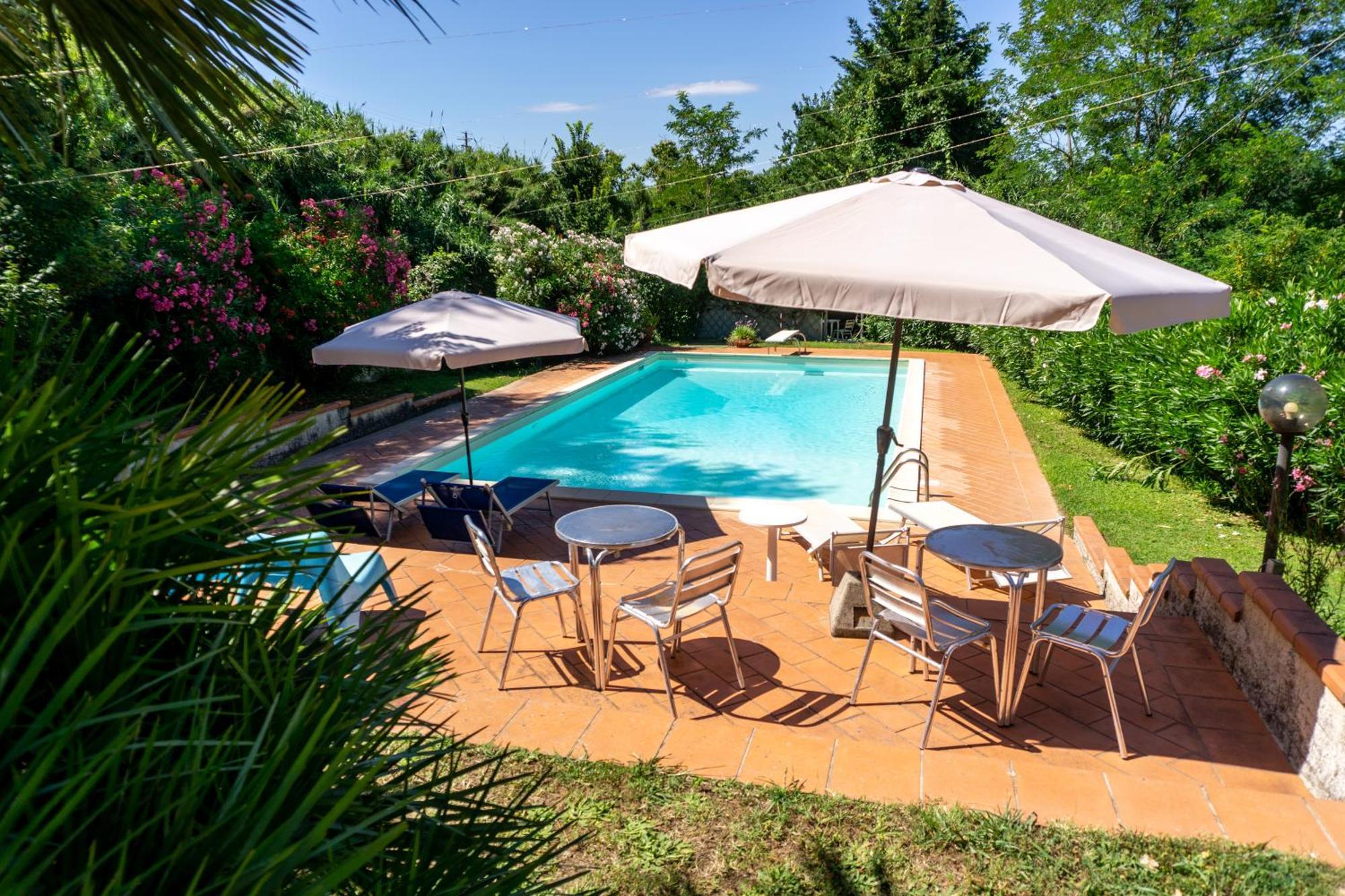 Villa Nerone B&B Lorenzana Kültér fotó